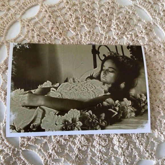Post Mortem Death Photo Young Girl Death Bed Flowers Reprint - Picture 7 of 8
